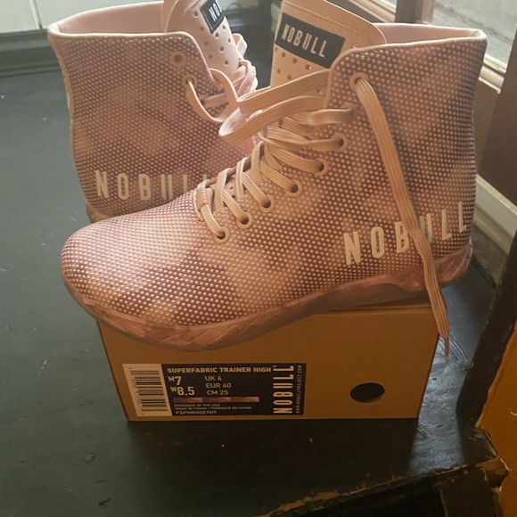 NO BULL 7.5 Woman’s Hightop Trainer Shoe - Picture 3 of 5